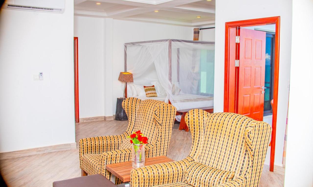 Majula Boutique Hotel Serrekunda Eksteriør billede