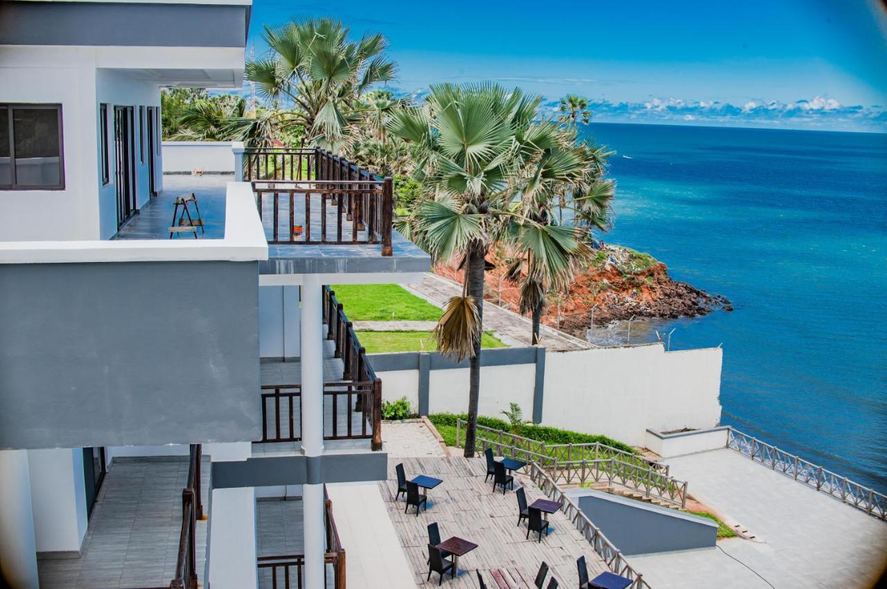 Majula Boutique Hotel Serrekunda Eksteriør billede