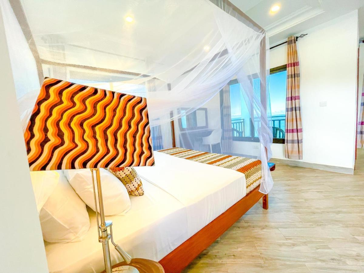 Majula Boutique Hotel Serrekunda Eksteriør billede